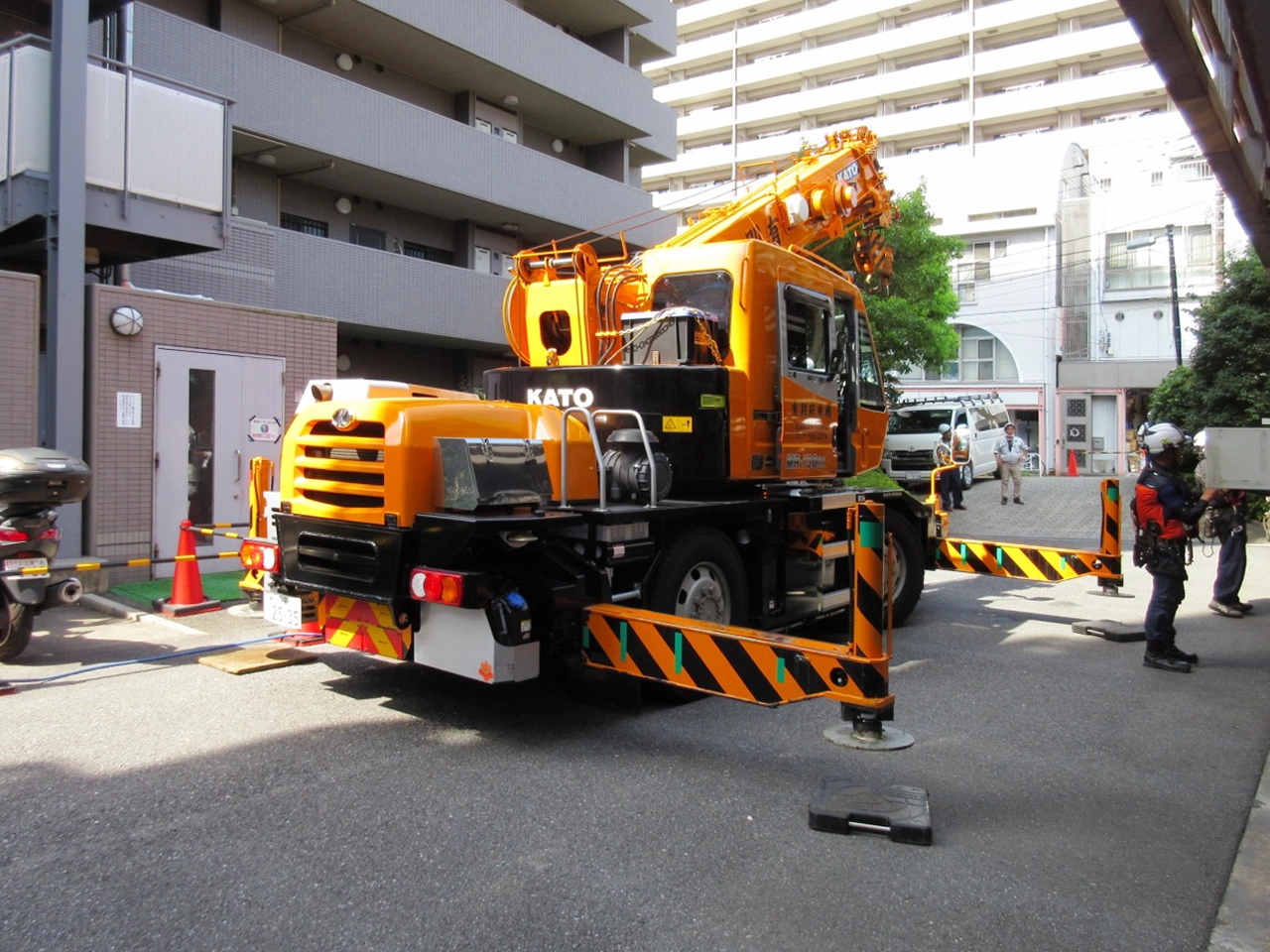 ②:ラフタークレーン設置