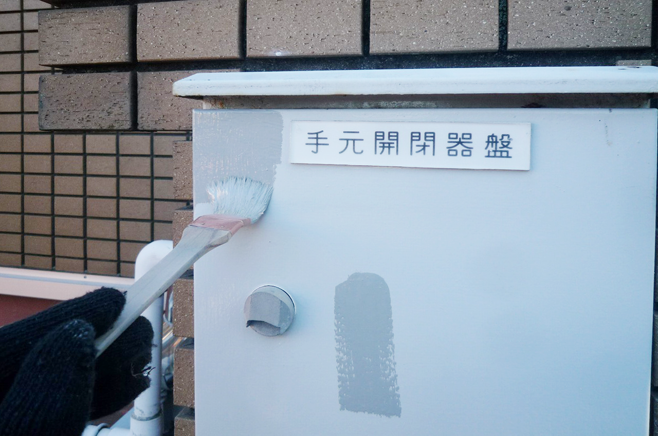 手元開閉器BOX（塗装中）