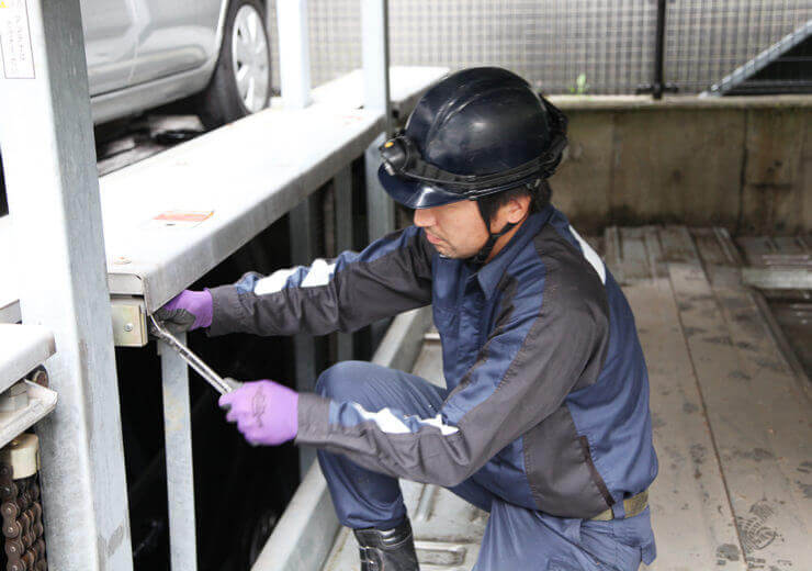 機械式駐車場の点検業務