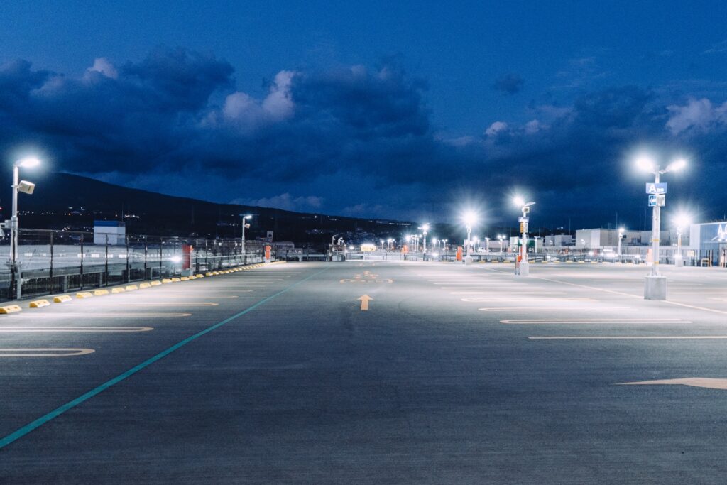 駐車場に照明を設置する必要性とは？