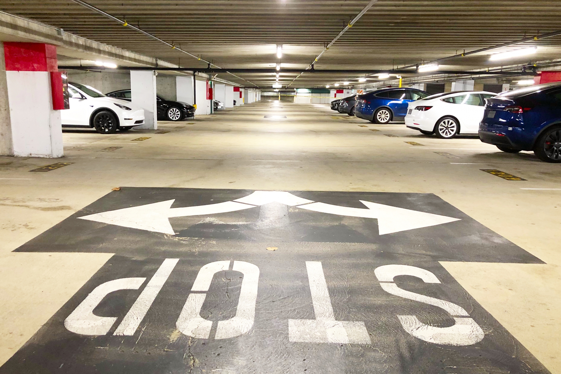 建物内の地下駐車場は安全？火災・浸水・地震への備えと管理ポイントを徹底紹介！